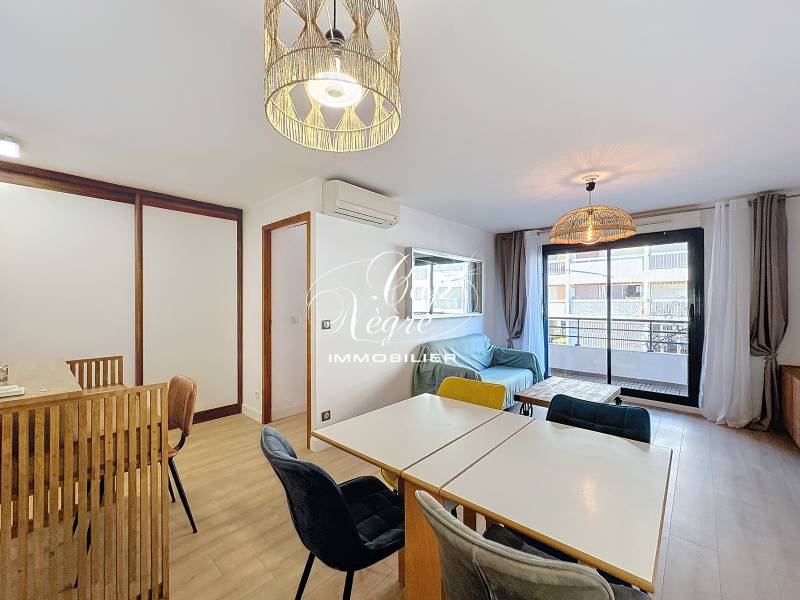 VENDU - T2 MODERNE À VENDRE AVEC GARAGE ET PISCINE AU CENTRE VILLE DE CAVALAIRE SUR MER