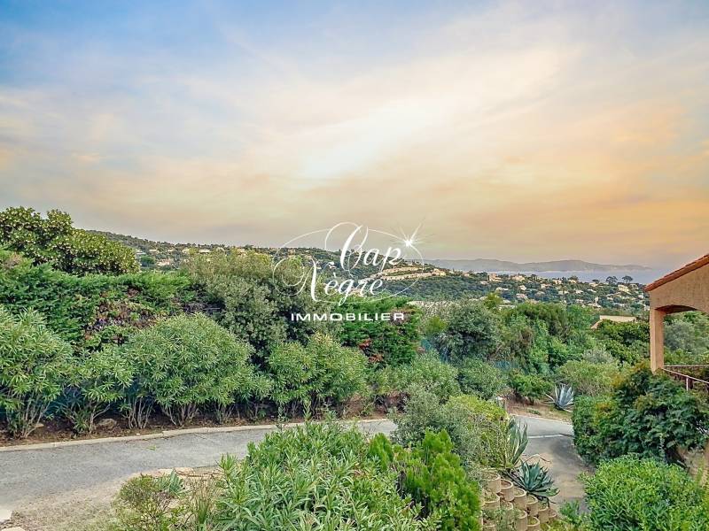 VENDU - MAZET T3 VUE MER À VENDRE EN EXCLUSIVITÉ DANS RÉSIDENCE AVEC PISCINE À CAVALAIRE SUR MER