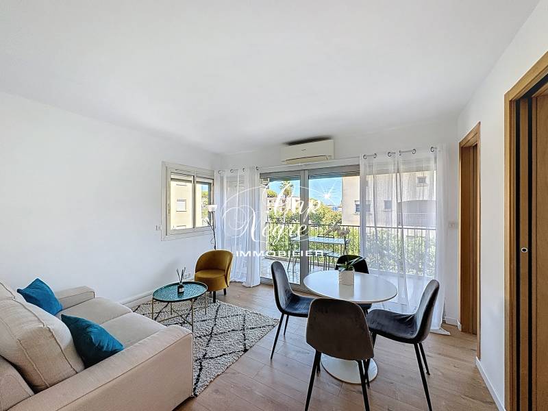 APPARTEMENT RÉNOVÉ T3 PROCHE PLAGE DE 48M² À VENDRE À CAVALAIRE SUR MER