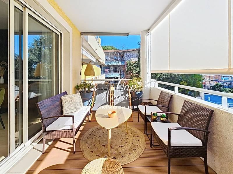 APPARTEMENT T4 AVEC GARAGE DOUBLE ET TERRASSE À VENDRE À CAVALAIRE SUR MER - GOLFE DE SAINT TROPEZ