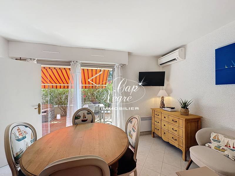 APPARTEMENT T2 REZ DE JARDIN PROCHE MER À VENDRE À CAVALAIRE SUR MER
