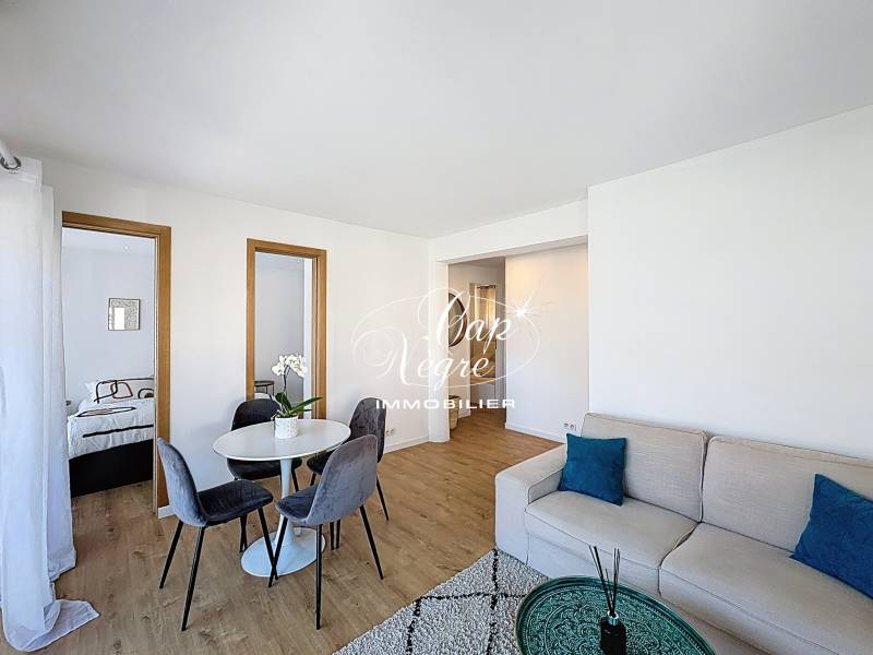 APPARTEMENT RÉNOVÉ T3 PROCHE PLAGE DE 48M² À VENDRE À CAVALAIRE SUR MER