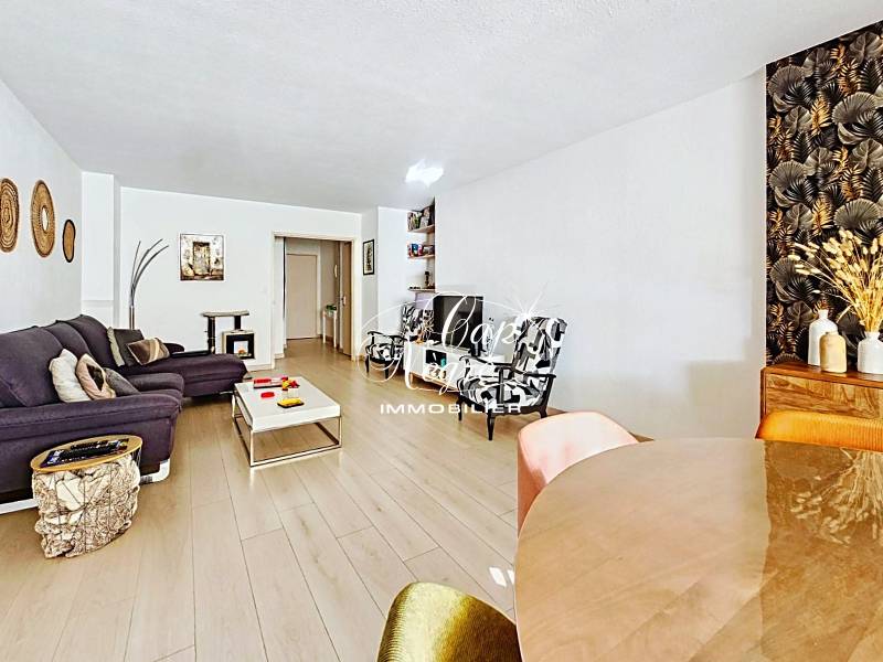 APPARTEMENT T4 AVEC GARAGE DOUBLE ET TERRASSE À VENDRE À CAVALAIRE SUR MER - GOLFE DE SAINT TROPEZ