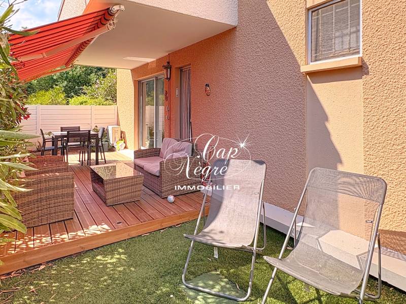 APPARTEMENT T2 REZ DE JARDIN PROCHE MER À VENDRE À CAVALAIRE SUR MER
