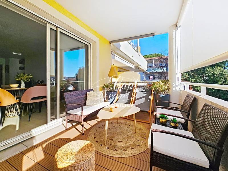 APPARTEMENT T4 AVEC GARAGE DOUBLE ET TERRASSE À VENDRE À CAVALAIRE SUR MER - GOLFE DE SAINT TROPEZ