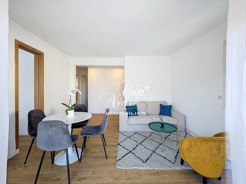 APPARTEMENT RÉNOVÉ T3 PROCHE PLAGE DE 48M² À VENDRE À CAVALAIRE SUR MER