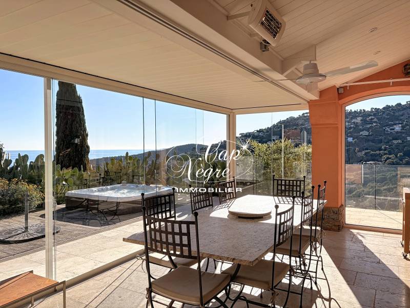 PROPRIÉTÉ VUE MER CLÉ EN MAIN À VENDRE À CAVALAIRE SUR MER - GOLFE DE SAINT TROPEZ