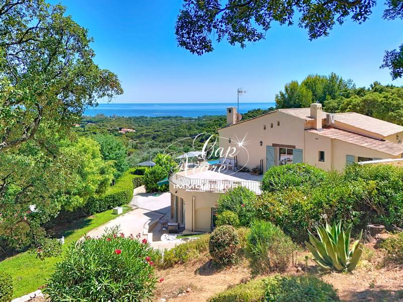 PROPRIÉTÉ PROVENÇALE VUE MER AU COEUR DE LA NATURE À VENDRE À CAVALAIRE SUR MER - GOLFE DE SAINT TROPEZ