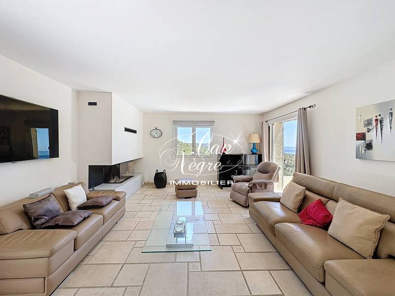 PROPRIÉTÉ PROVENÇALE VUE MER AU COEUR DE LA NATURE À VENDRE À CAVALAIRE SUR MER - GOLFE DE SAINT TROPEZ