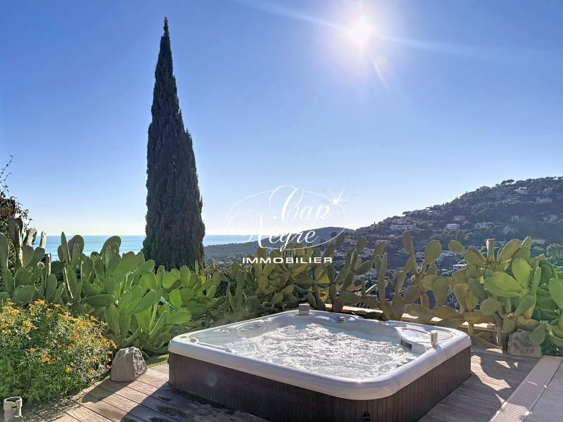 PROPRIÉTÉ VUE MER CLÉ EN MAIN À VENDRE À CAVALAIRE SUR MER - GOLFE DE SAINT TROPEZ