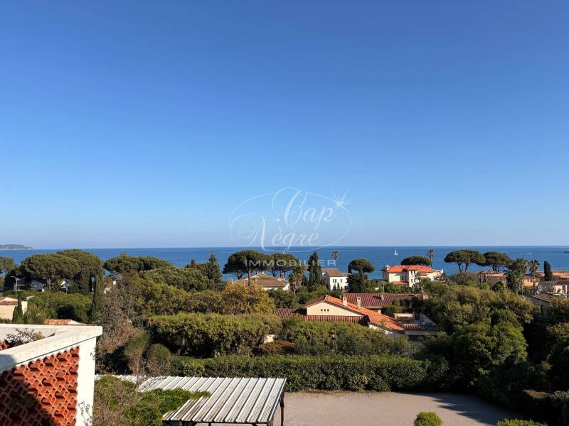 VENDU - APPARTEMENT T2 DE 40M² VUE MER À 2 MINUTES DES PLAGES À VENDRE À CAVALAIRE SUR MER