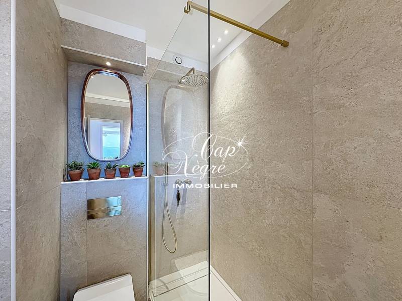 Appartement d’exception au Cap Nègre – Vue mer panoramique