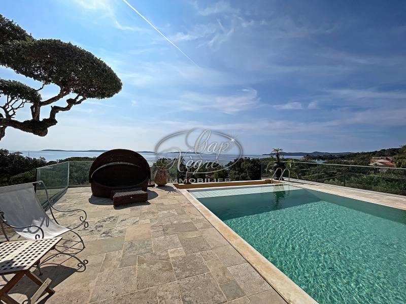 CAVALIÈRE - SPLENDIDE PROPRIÉTÉ - VUE PANORAMIQUE