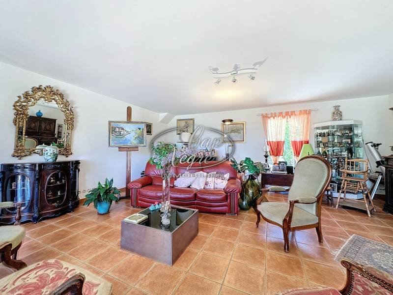 CAVALIÈRE - PROPRIÉTÉ  D'EXCEPTION VUE MER   A VENDRE EN NUE-PROPRIÉTÉ