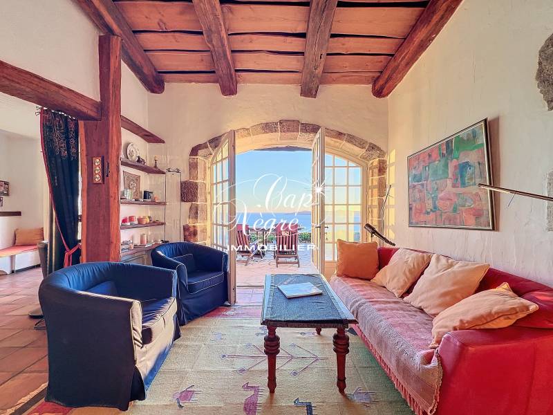 Propriété d’exception à vendre dominant la mer au Cap Nègre