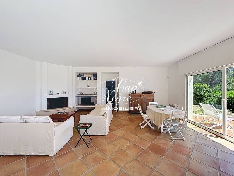 LOCATION SAISONNIERE - Villa 8 personnes face à la mer à 150m de la plage du Rayol 