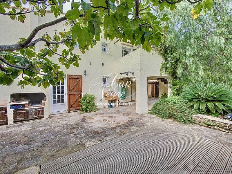 BORMES LES MIMOSAS MAISON IMPECCABLE 5 CHAMBRES BUREAU