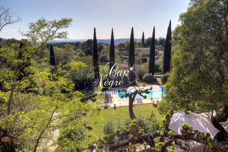 PROPRIÉTÉ PROVENÇALE EN PIERRE À VENDRE AU COEUR DE LA NATURE À DRAGUIGNAN