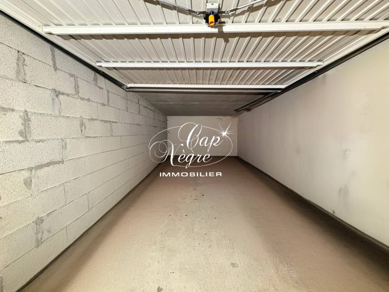 GARAGE SÉCURISÉ DE 13m² À VENDRE CENTRE VILLE LA LONDE LES MAURES