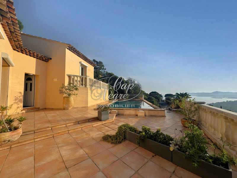 SOUS-COMPROMIS- VILLA VUE MER A VENDRE A SAINT-CLAIR