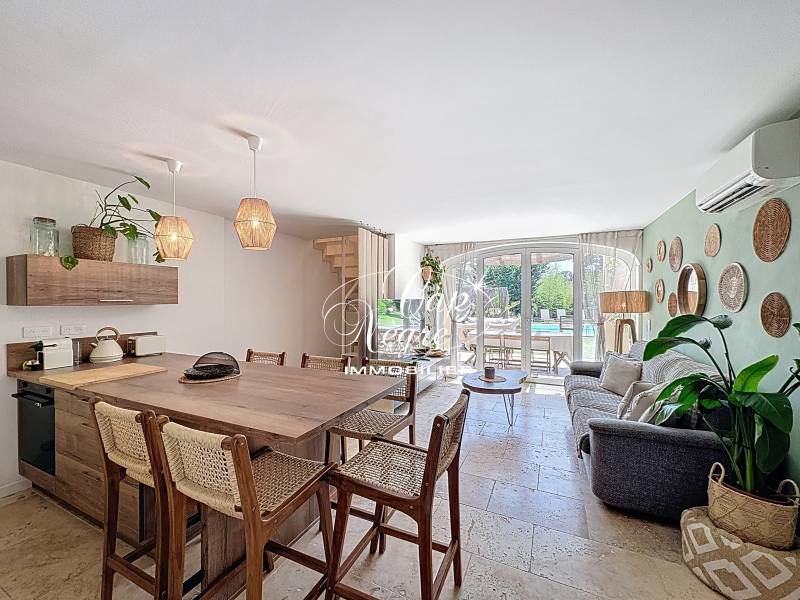 MAISON REFAITE À NEUF AU COEUR DE LA NATURE À VENDRE À GRIMAUD