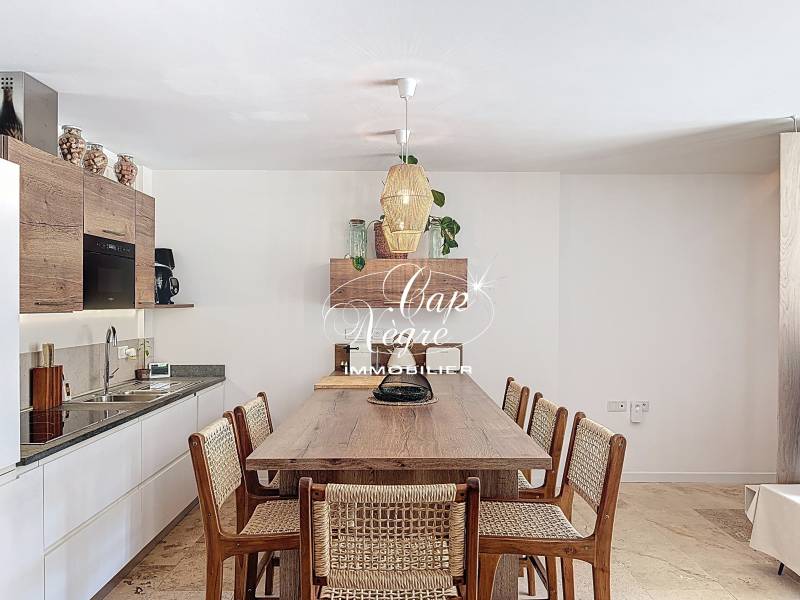 MAISON REFAITE À NEUF AU COEUR DE LA NATURE À VENDRE À GRIMAUD