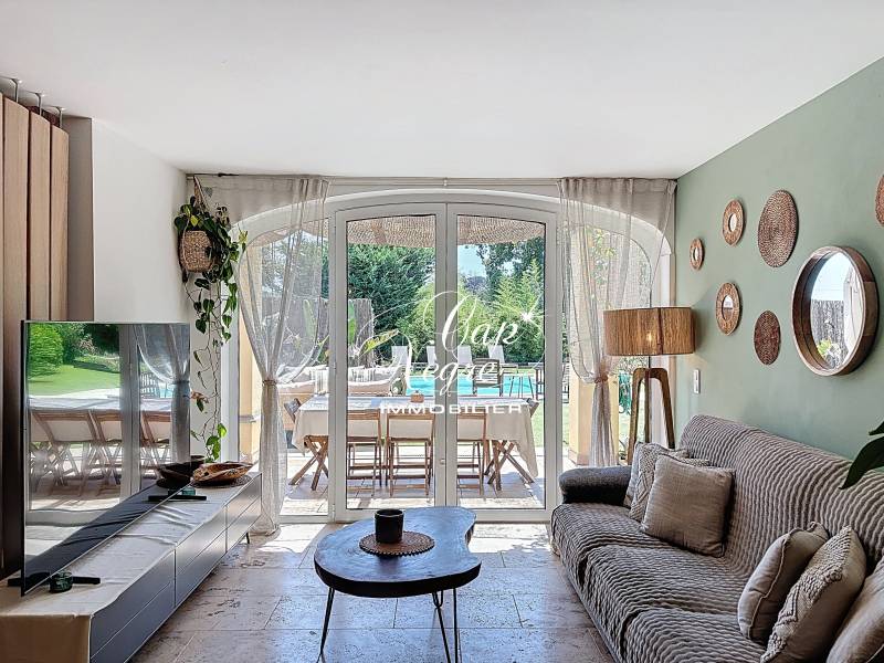 MAISON REFAITE À NEUF AU COEUR DE LA NATURE À VENDRE À GRIMAUD