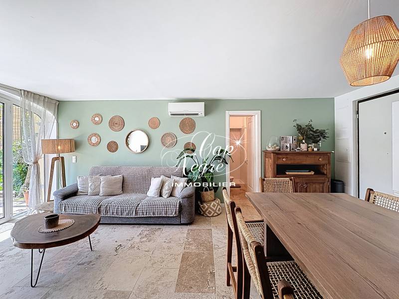 MAISON REFAITE À NEUF AU COEUR DE LA NATURE À VENDRE À GRIMAUD