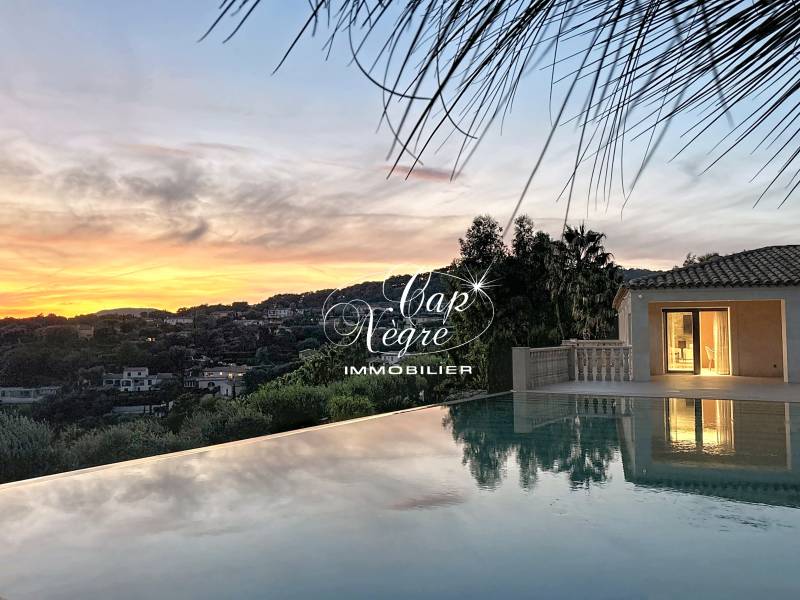PROPRIÉTÉ DE LUXE VUE SUR SAINT TROPEZ & VUE MER