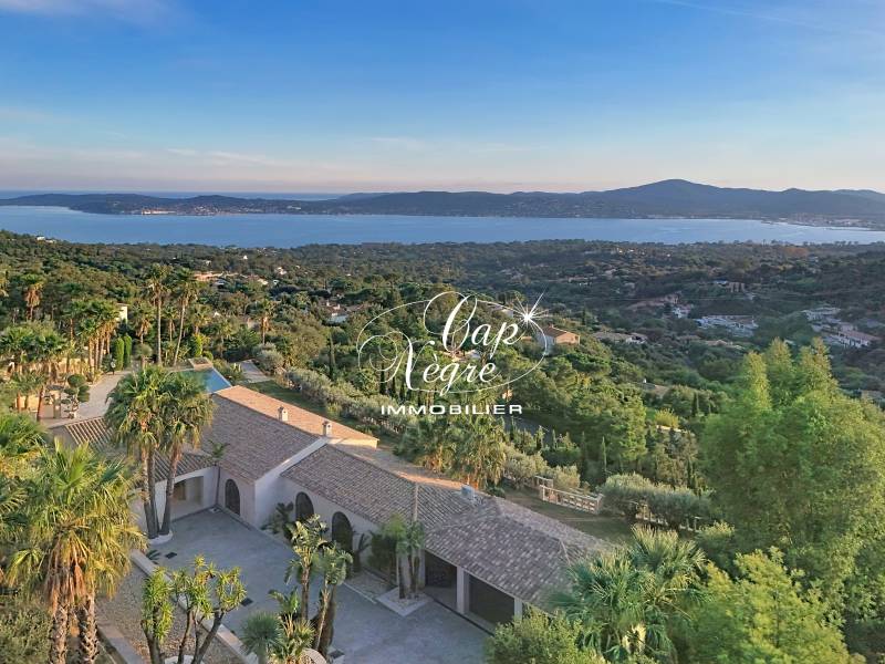 PROPRIÉTÉ DE LUXE VUE SUR SAINT TROPEZ & VUE MER