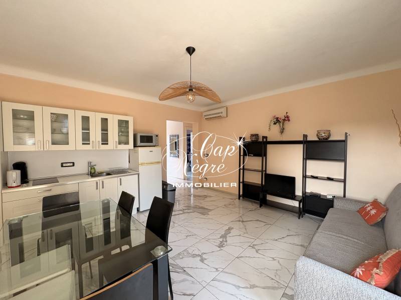 PROPRIÉTÉ VUE MER FACE AUX PLAGES À VENDRE À GRIMAUD BEAUVALLON GOLFE DE SAINT TROPEZ