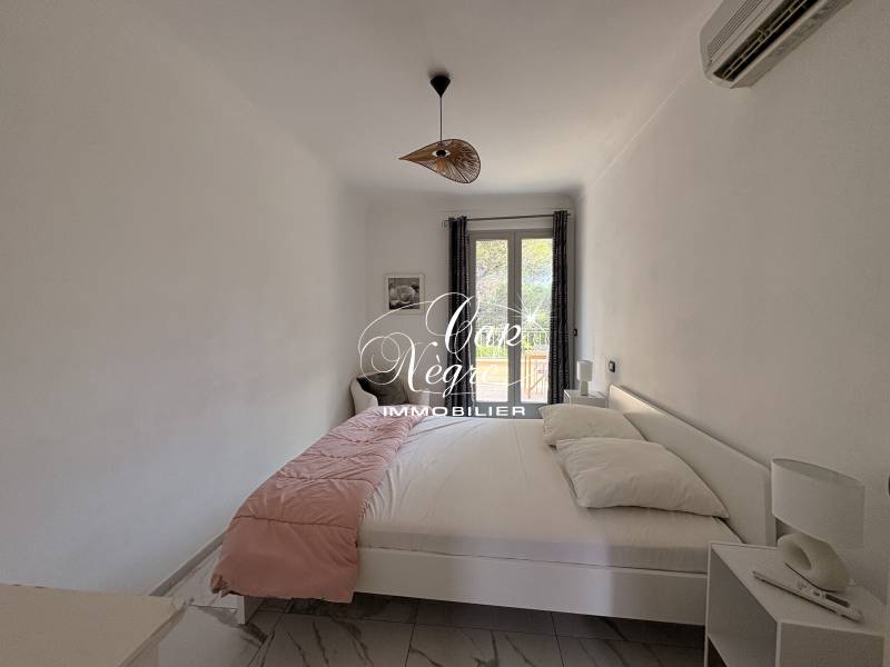 PROPRIÉTÉ VUE MER FACE AUX PLAGES À VENDRE À GRIMAUD BEAUVALLON GOLFE DE SAINT TROPEZ