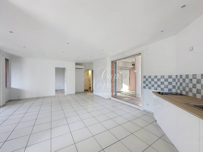 Élégance contemporaine à deux pas de la plage de Cavalière