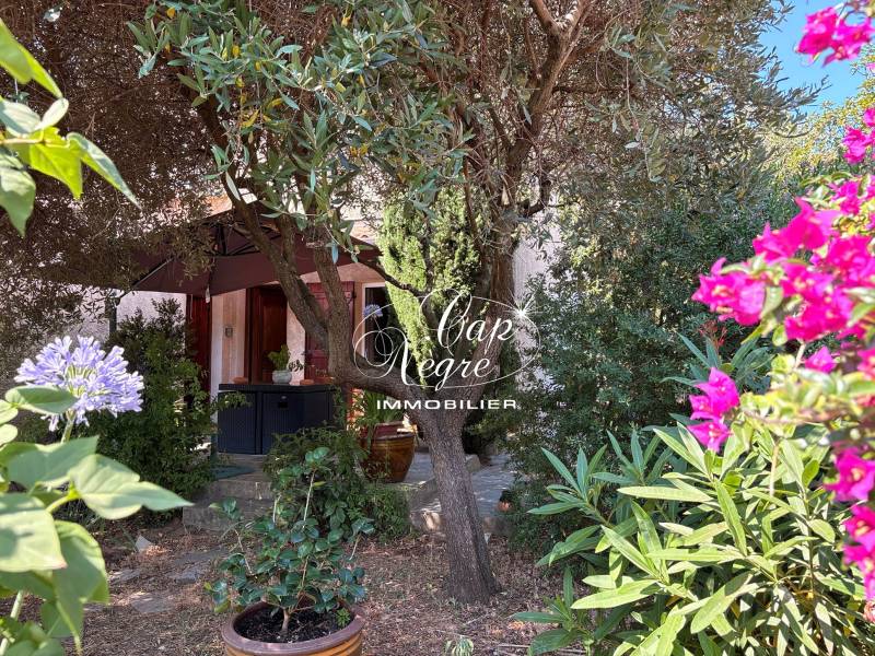 MAISON DE 100M² PROCHE DU CENTRE DE HYÈRES À VENDRE DANS UNE RÉSIDENCE CALME