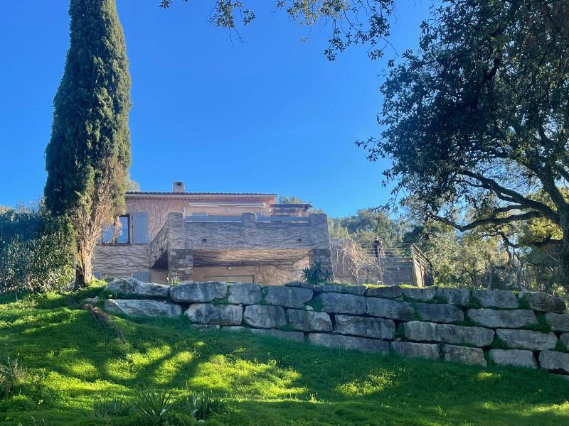 VENDU PAR CAP NÈGRE - CAVALIÈRE EXCLUSIF ET EN AVANT PREMIERE