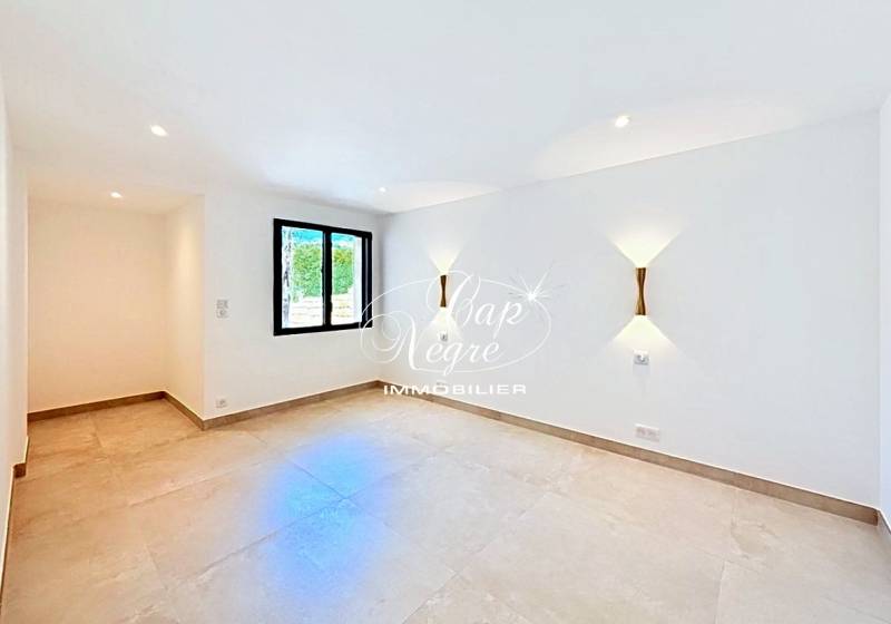 VILLA NEUVE VUE MER HAUT STANDING À VENDRE AUX ISSAMBRES