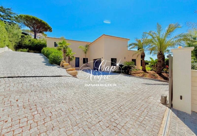 VILLA NEUVE VUE MER HAUT STANDING À VENDRE AUX ISSAMBRES