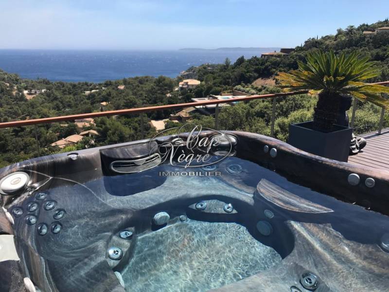 DOMAINE DU CAP BÉNAT - VILLA D'EXCEPTION