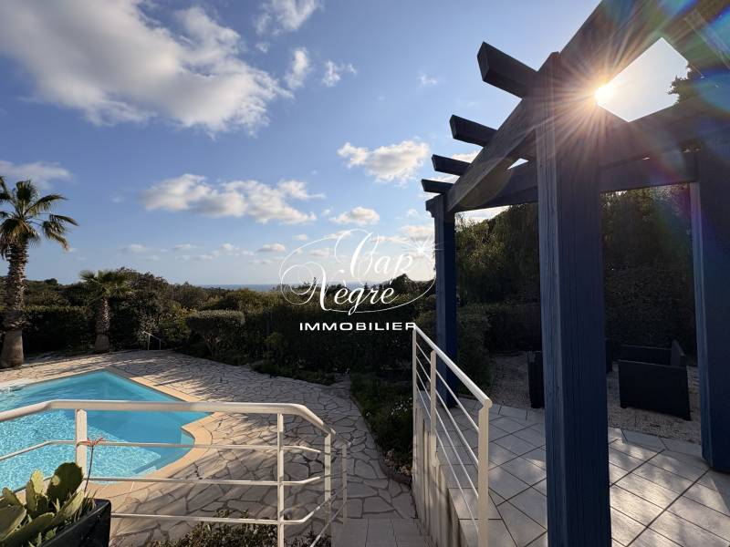 VILLA DE CHARME VUE MER DE 154M² AVEC PISCINE À VENDRE À LA CROIX-VALMER