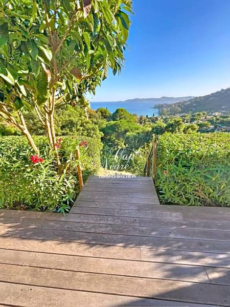 VENDU PAR CAP NEGRE IMMOBILIER APPARTEMENT JARDIN VUE MER À VENDRE AIGUEBELLE LE LAVANDOU