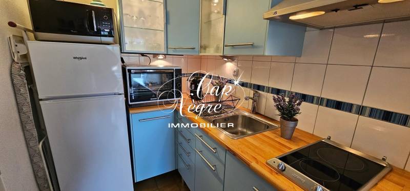 Location saisonnière 4 personnes climatisée vue mer piscine Rayol-Canadel-sur-Mer