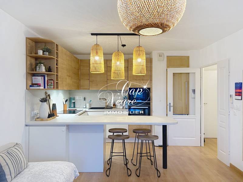 APPARTEMENT T3 RÉCENT VUE DÉGAGÉE AVEC TERRASSE ET PARKING À VENDRE À LA CROIX VALMER - GOLFE DE SAINT TROPEZ