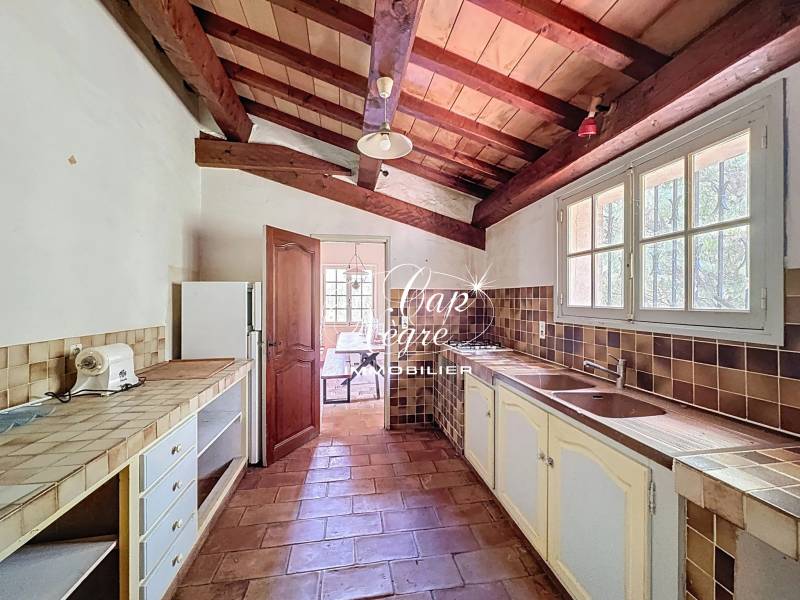 VILLA VUE MER DE 225M² À VENDRE À GIGARO, LA CROIX VALMER