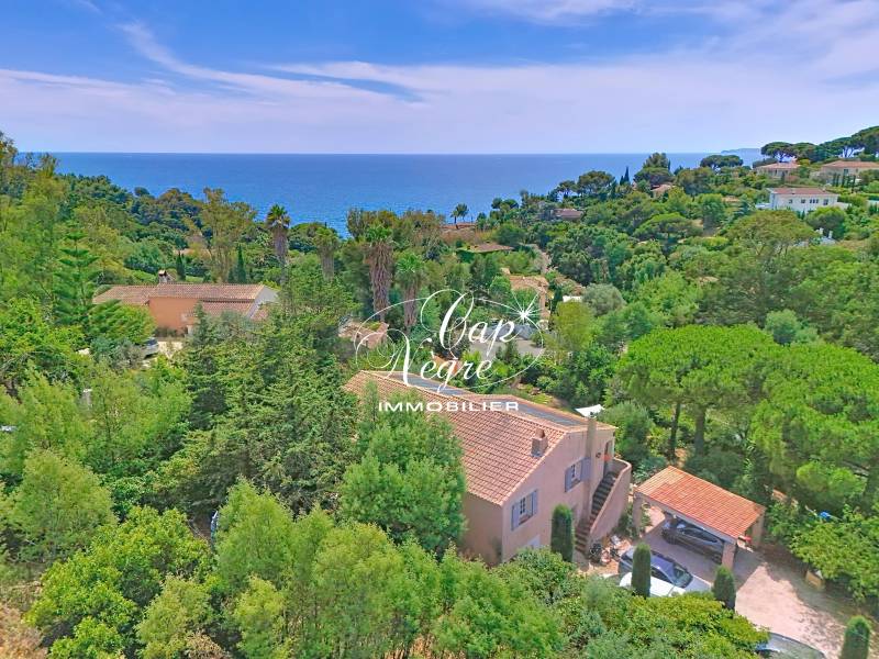 VILLA VUE MER DE 225M² À VENDRE À GIGARO, LA CROIX VALMER