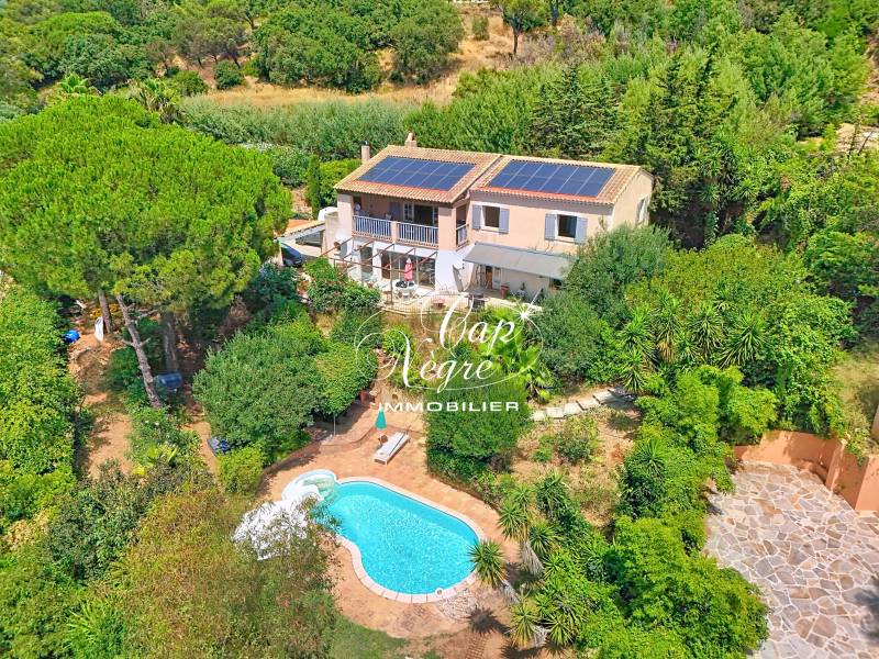 VILLA VUE MER DE 225M² À VENDRE À GIGARO, LA CROIX VALMER