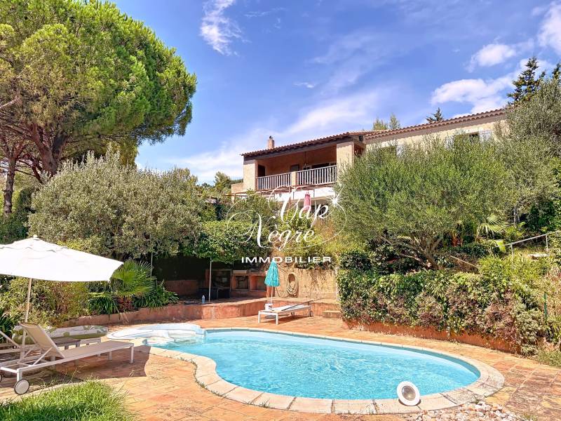 VILLA VUE MER DE 225M² À VENDRE À GIGARO, LA CROIX VALMER