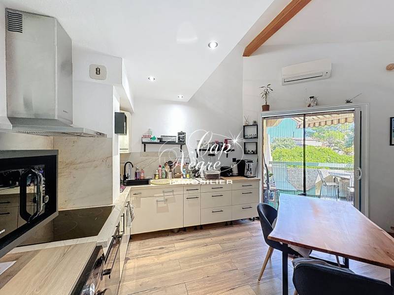 MAZET RÉNOVÉ 2 CHAMBRES AVEC TERRASSE & PARKING AU CALME À VENDRE CLÉ EN MAIN À CAVALAIRE SUR MER - GOLFE DE SAINT TROPEZ