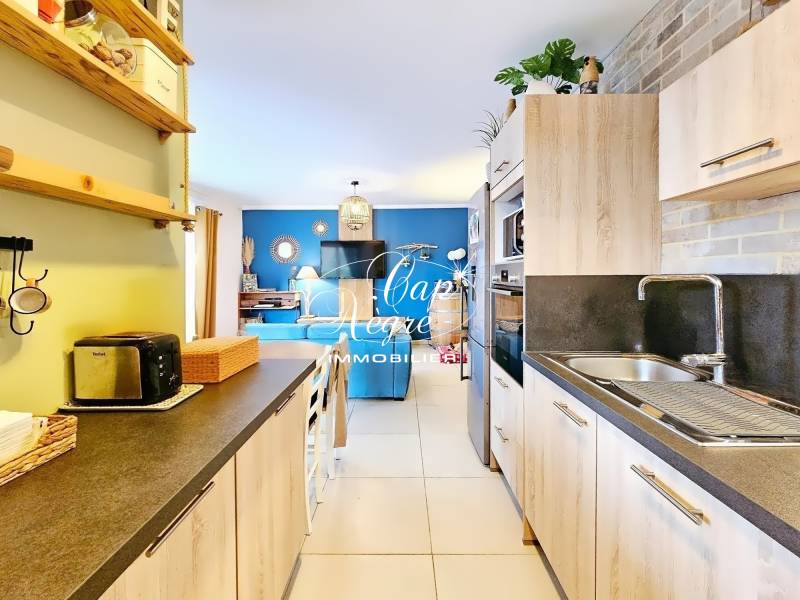 APPARTEMENT T3 AVEC GRAND JARDIN ET GARAGE À VENDRE À LA CROIX VALMER