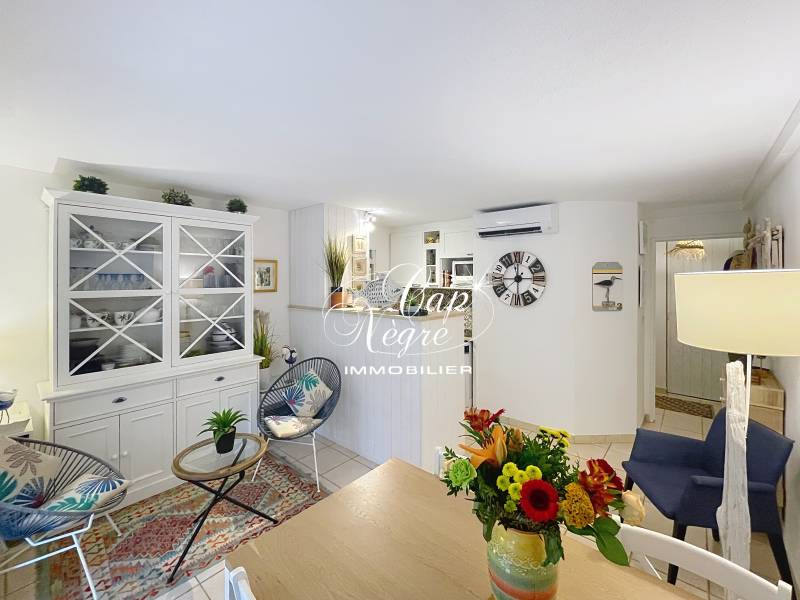 APPARTEMENT 2 CHAMBRES AVEC JARDIN ET PARKING À VENDRE À LA CROIX VALMER - GOLFE DE SAINT TROPEZ