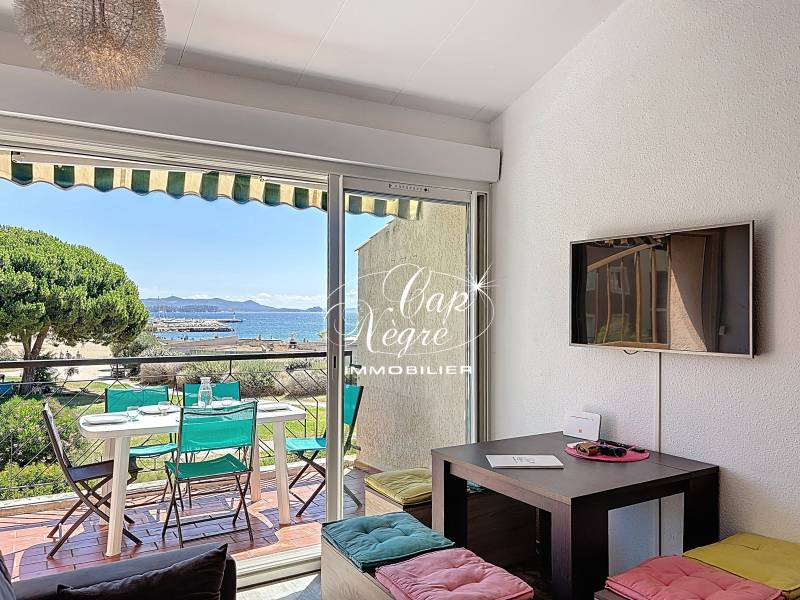 APPARTEMENT FRONT DE MER T3 À VENDRE À LA LONDE LES MAURES